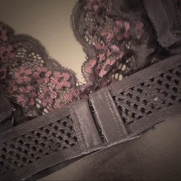 UO Out From Under Esmeralda Lace Triangle Bra 🖤💜 - Picture 4 of 7